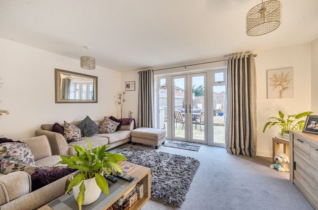 Property photo 2 of 18 1402457-4-6977914...