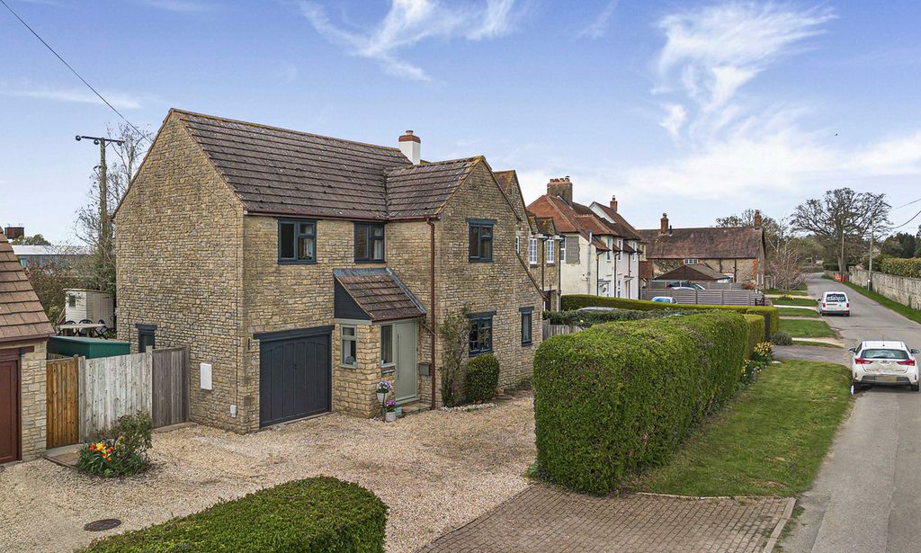 Property photo 1 of 40