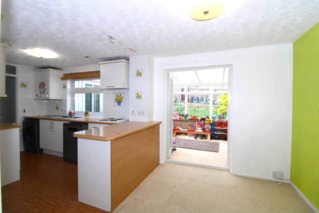 Property photo 3 of 16 Kitchen/Diner