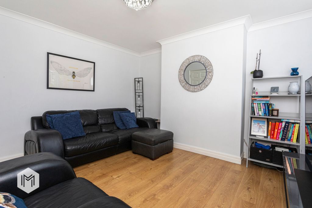 Property photo 3 of 24 Picture No. 04