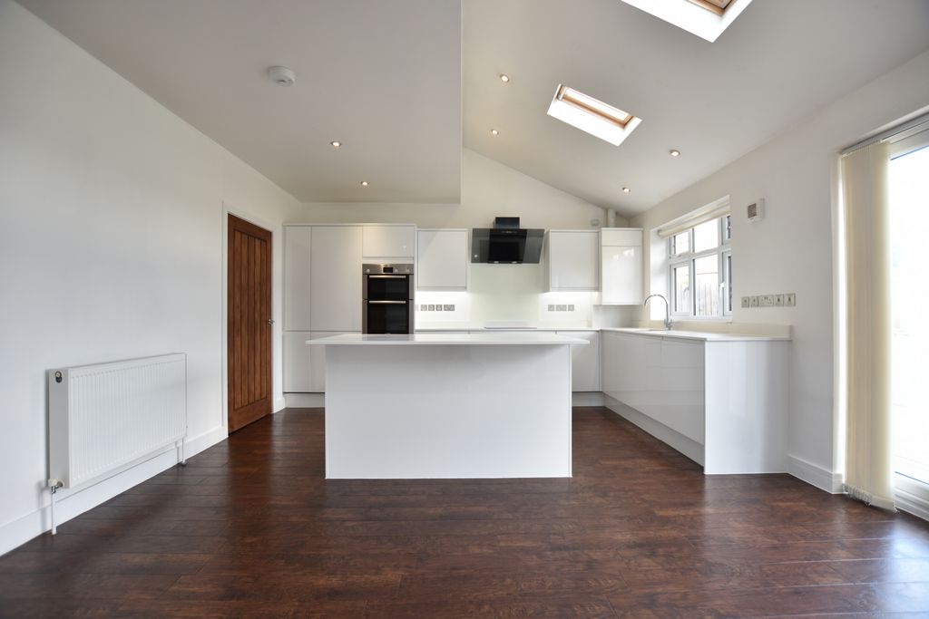 Property photo 3 of 12 Dining