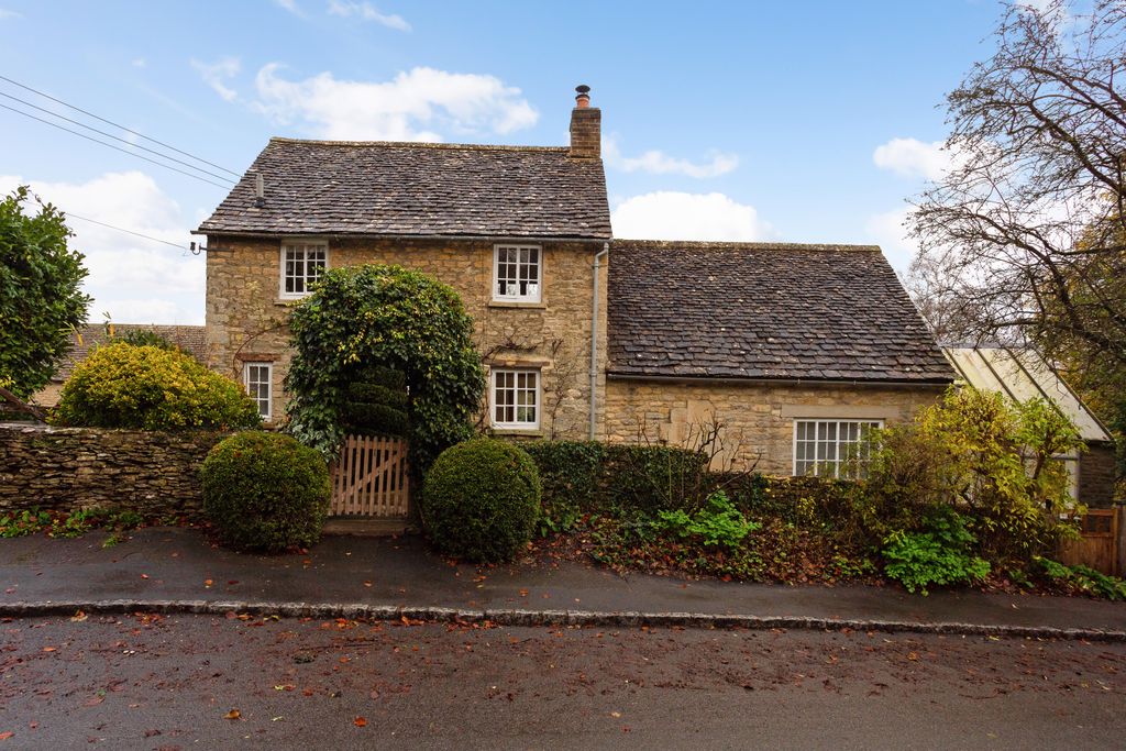 Property photo 1 of 10 External