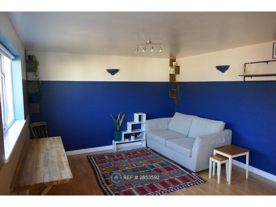 Property photo 2 of 17 Living Room