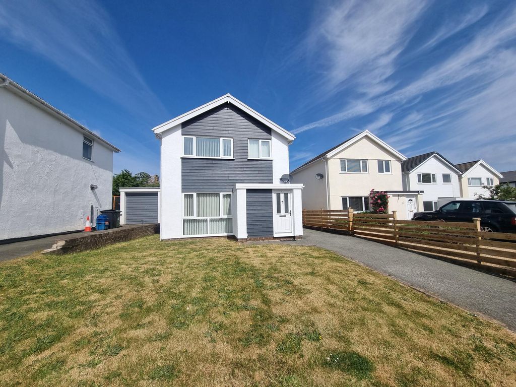 Property photo 1 of 9