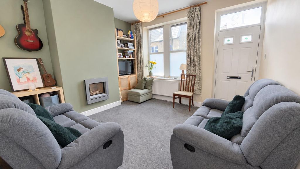 Property photo 2 of 14 2