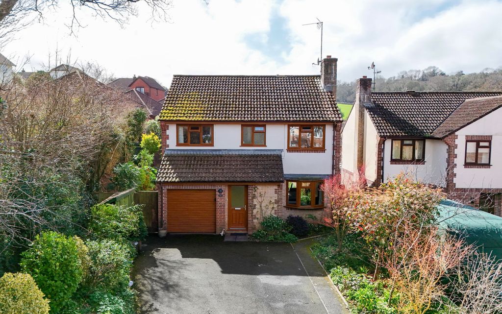 Property photo 1 of 28