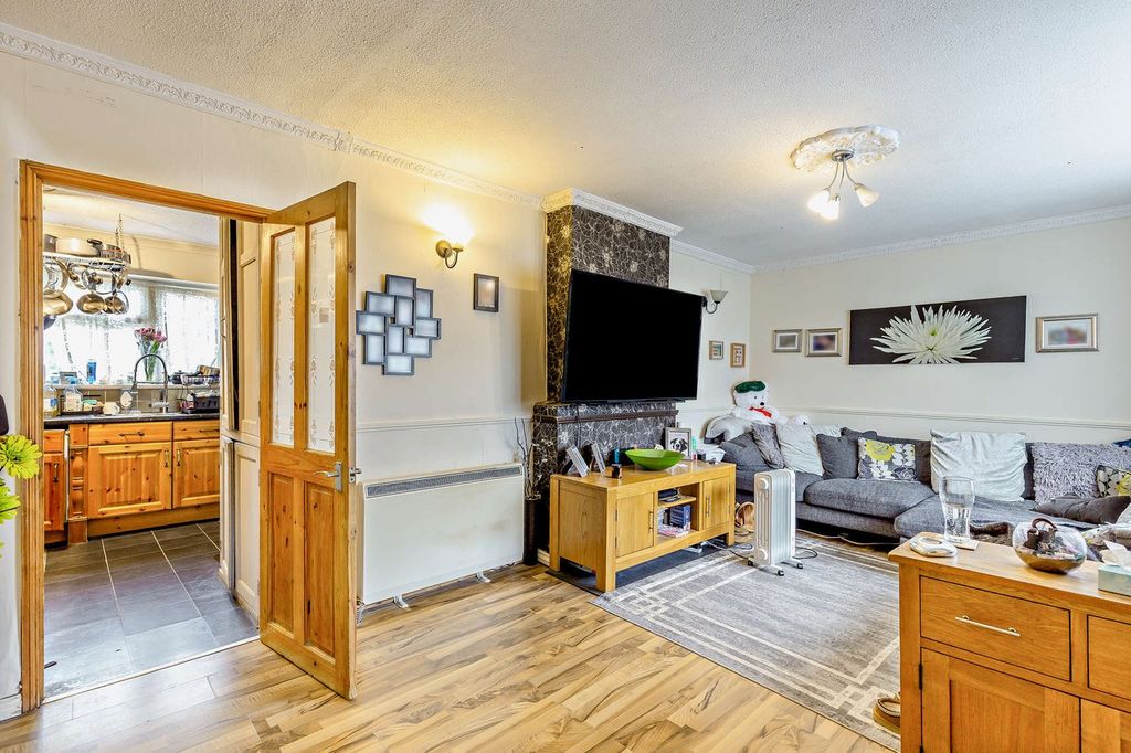 Property photo 3 of 21