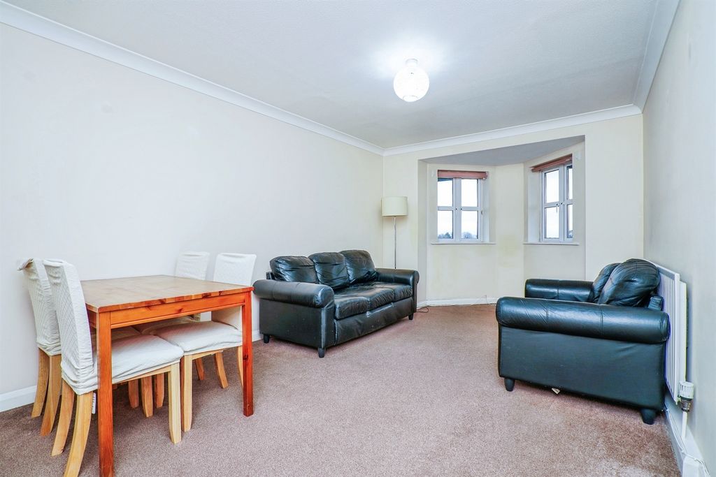 Property photo 3 of 15