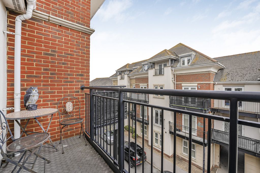 Property photo 3 of 18