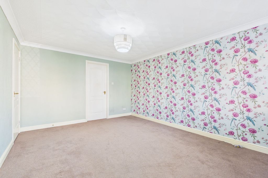 Property photo 3 of 15 Living Room