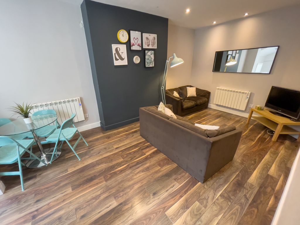 Property photo 1 of 10 50B Duke(6)