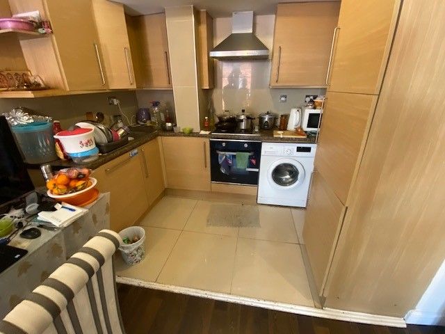 Property photo 1 of 5 1 Bed Flat To Rent High Street, Hounslow Tw3