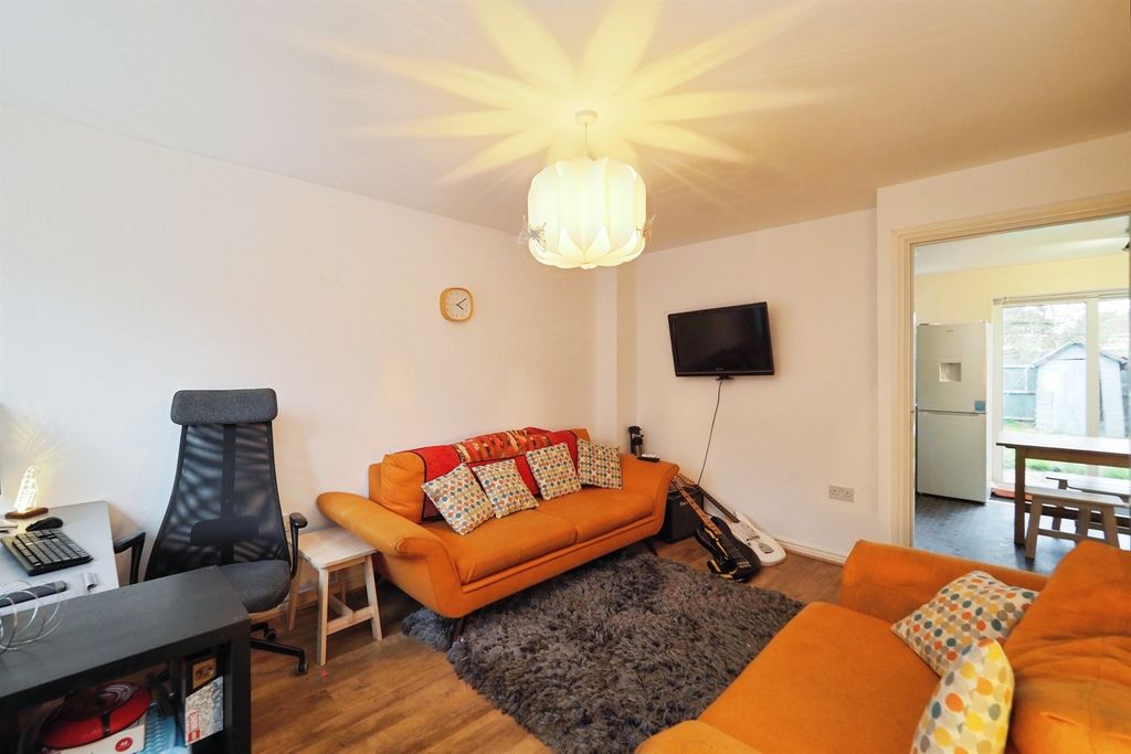 Property photo 2 of 17