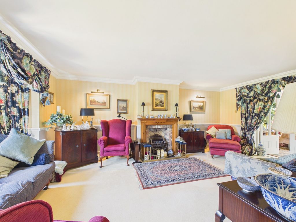 Property photo 2 of 27 4817074