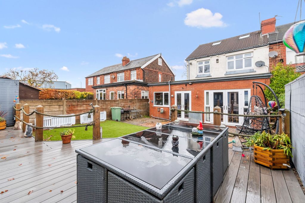 Property photo 2 of 42