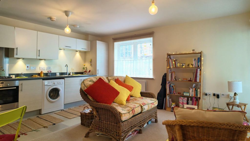 Property photo 2 of 11 Lounge/Dining/Kitchen