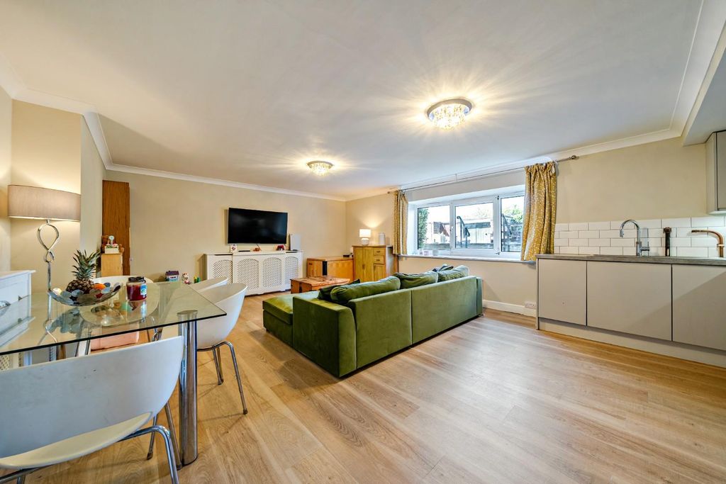 Property photo 2 of 20 1441832-7-69Ea06Cad6Ca4.Jpg