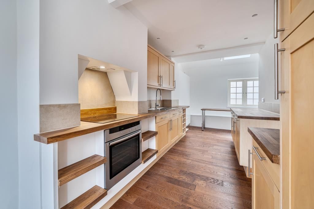 Property photo 2 of 20 Kitchen