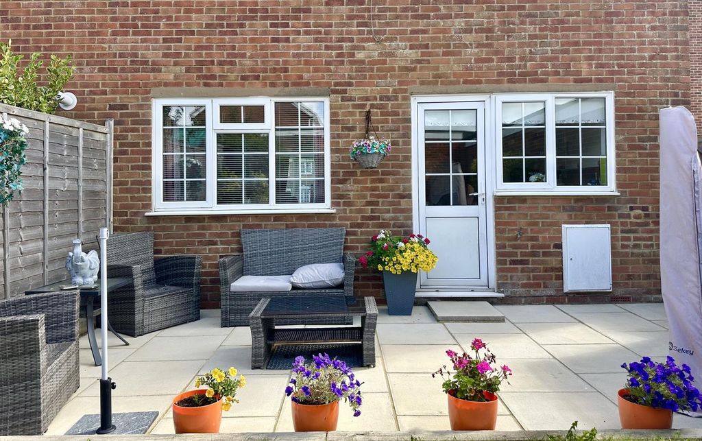 Property photo 3 of 23