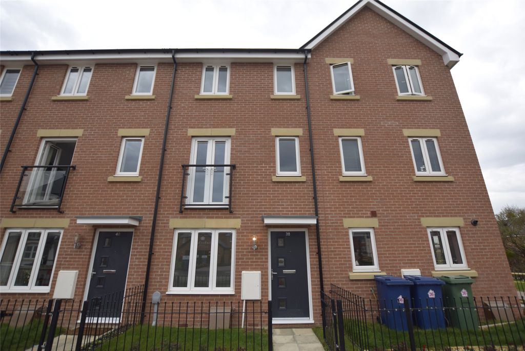 Property photo 3 of 15 Exterior