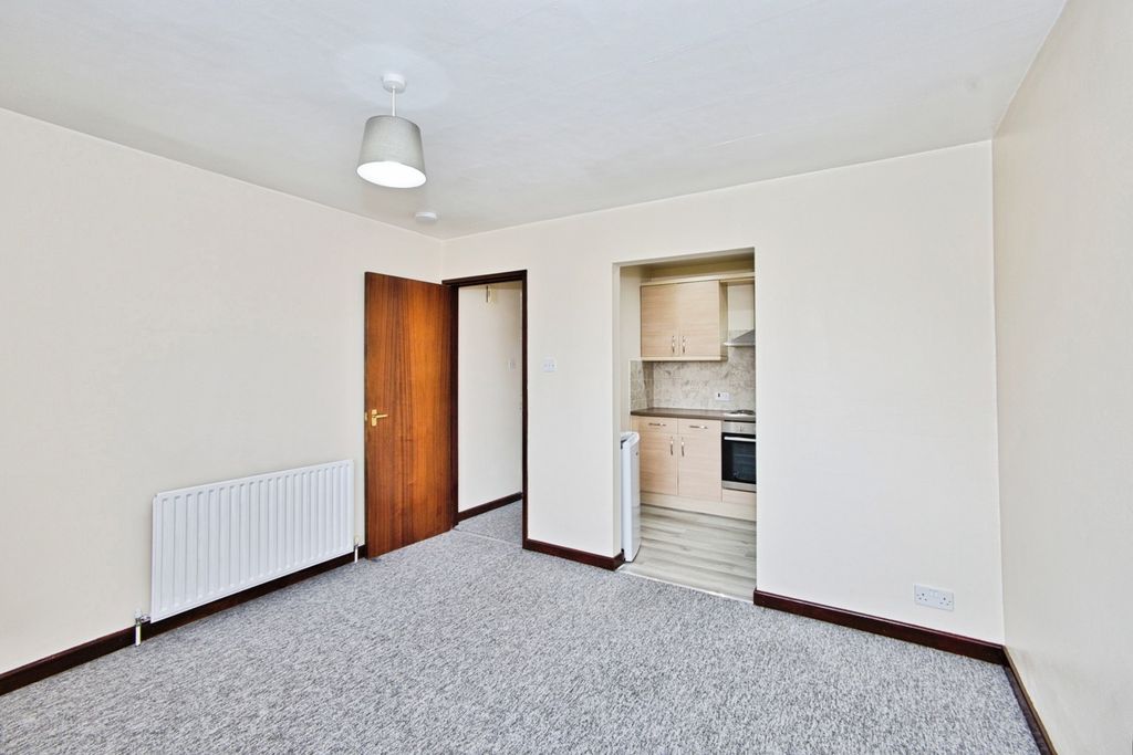 Property photo 2 of 12 Photo