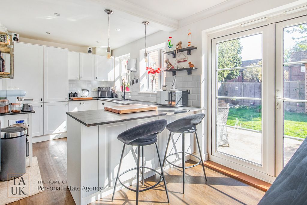 Property photo 2 of 14