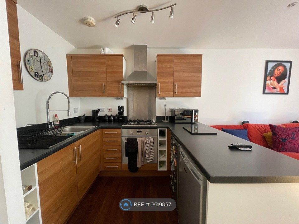 Property photo 3 of 7 Kitchen