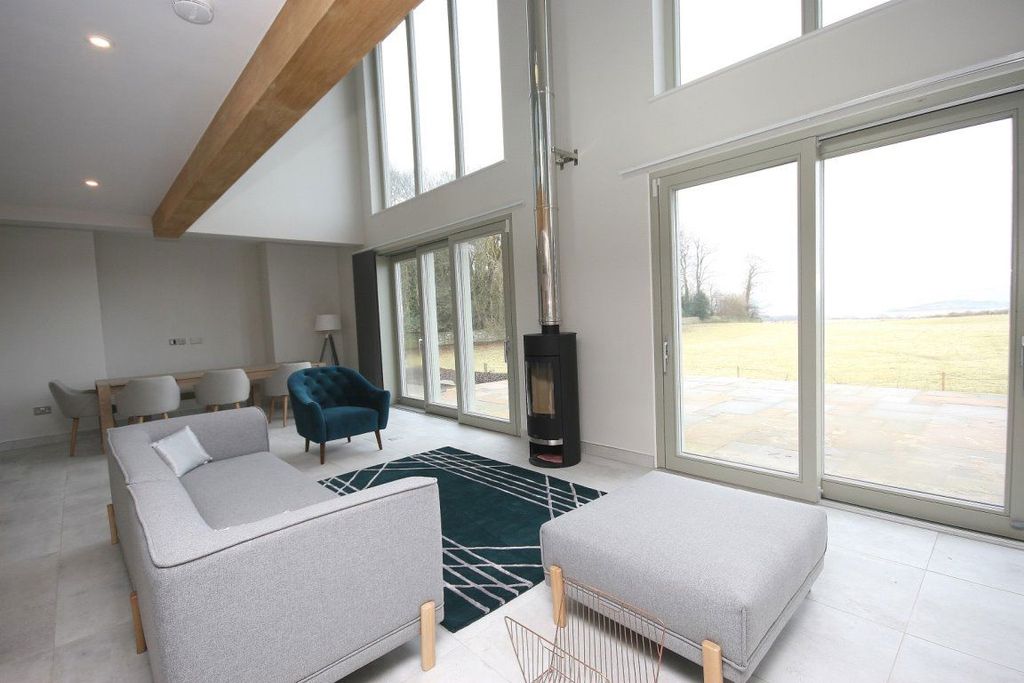 Property photo 3 of 26