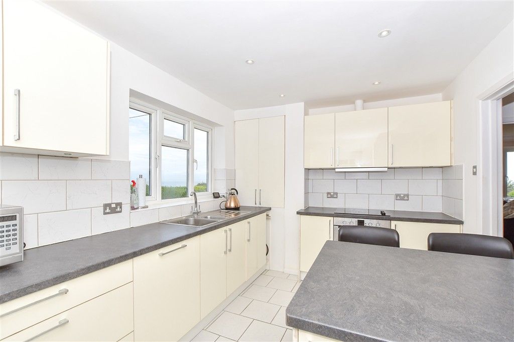 Property photo 3 of 12 Kitchen