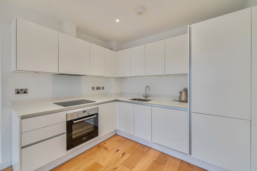 Property photo 3 of 14 Kitchen