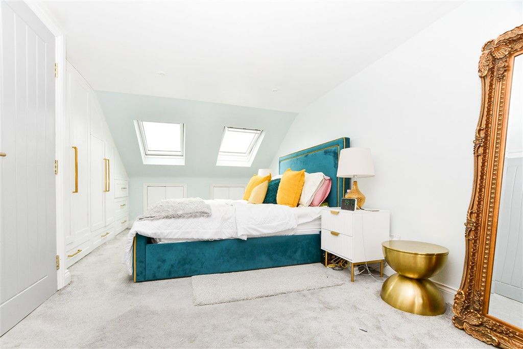 Property photo 1 of 14 Bedroom 1