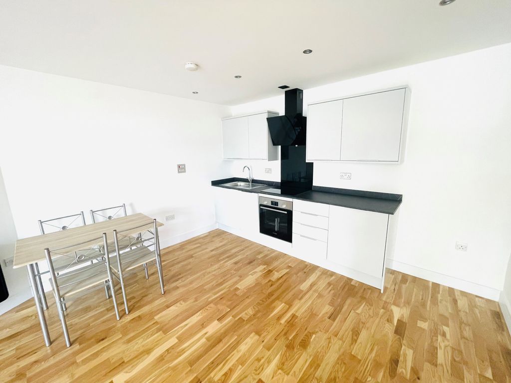 Property photo 2 of 10 Kitchen