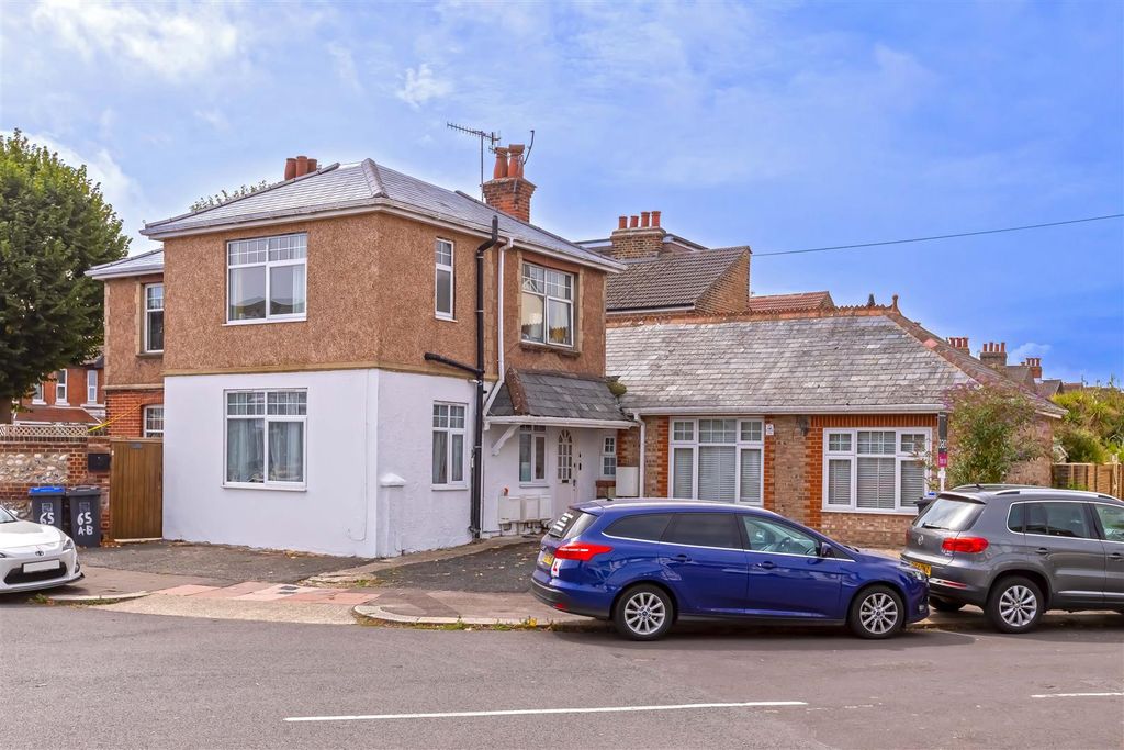 Property photo 1 of 9 Kingsland Rd_13.Jpg