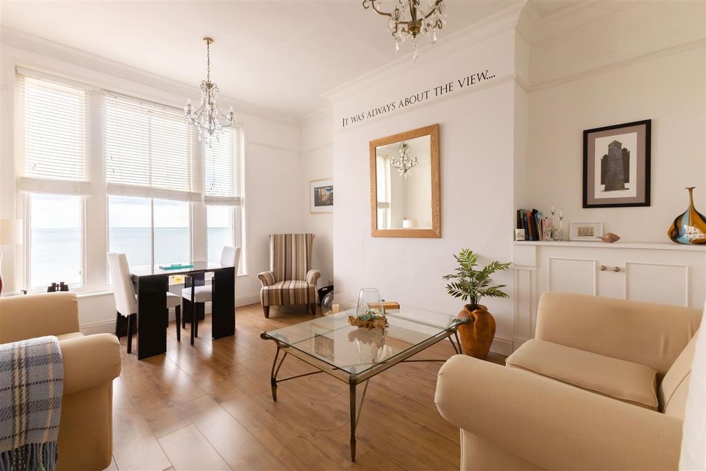 Property photo 1 of 18 Living Room