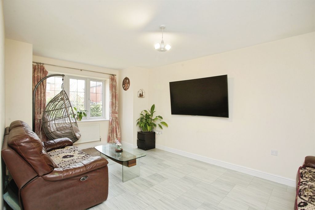 Property photo 2 of 25