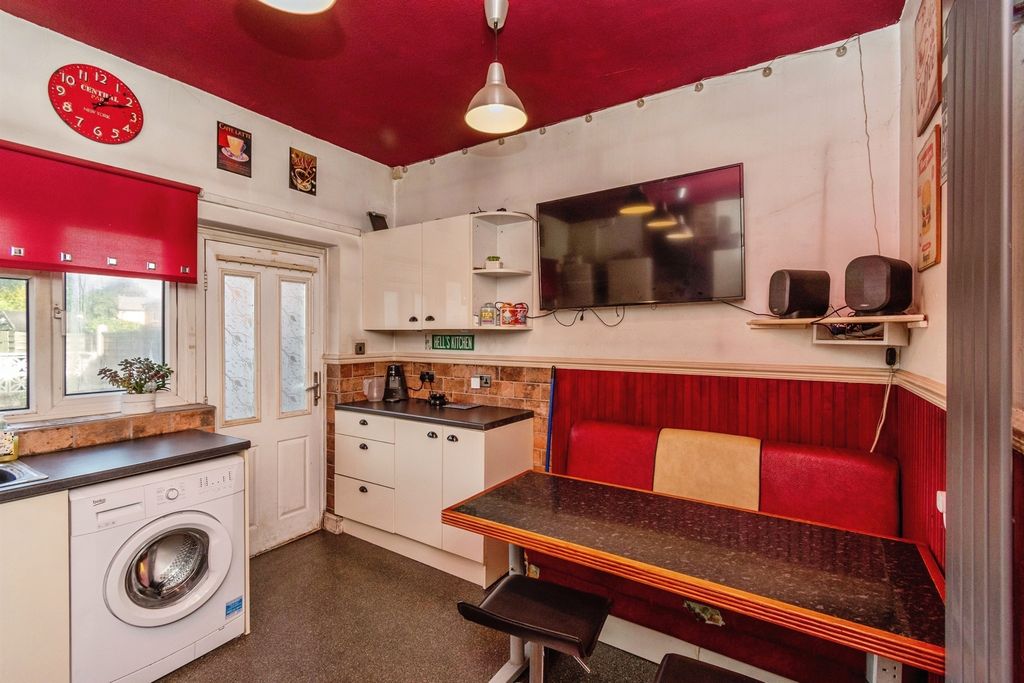 Property photo 3 of 15