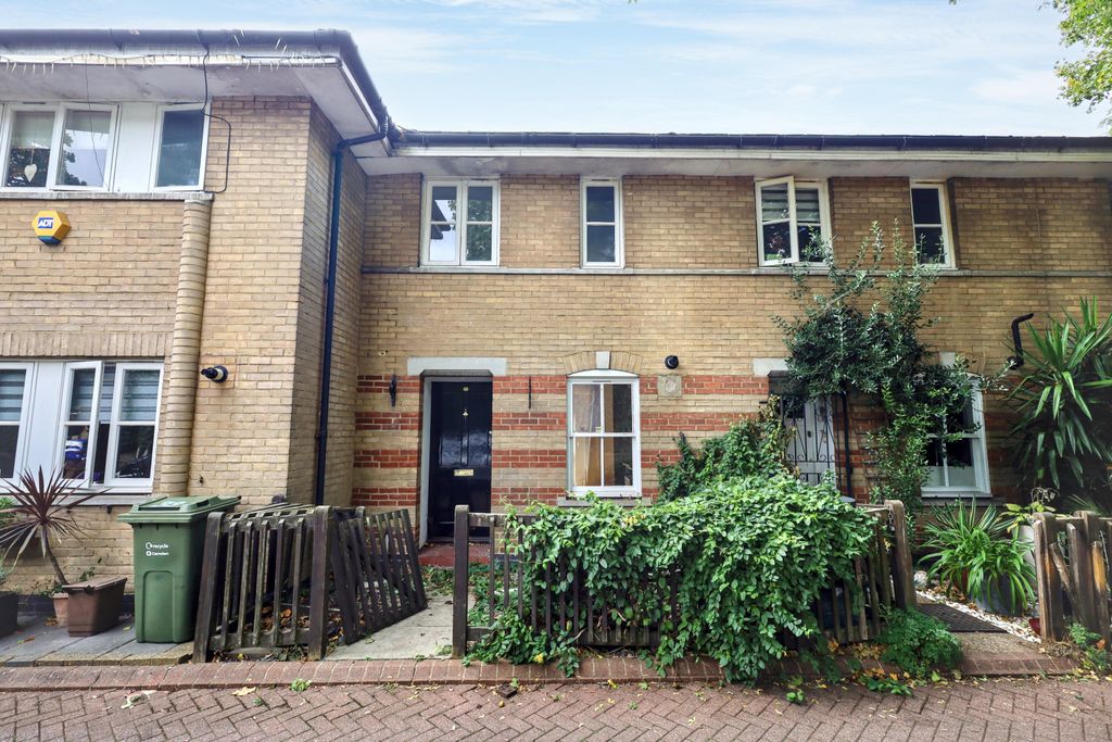 Property photo 1 of 18 31 Rossendale Way, Camden, London, Nw1 0Xb