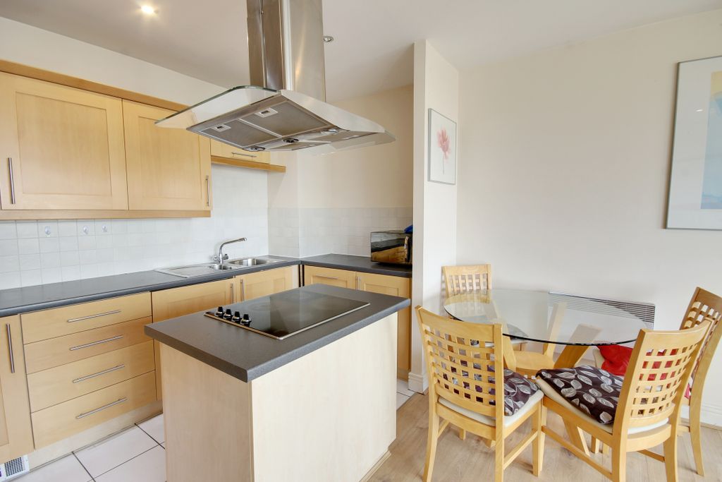 Property photo 2 of 9 Kitchen