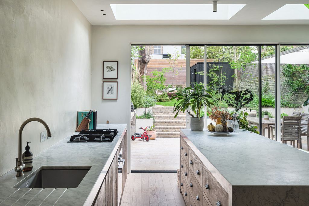 Property photo 2 of 38