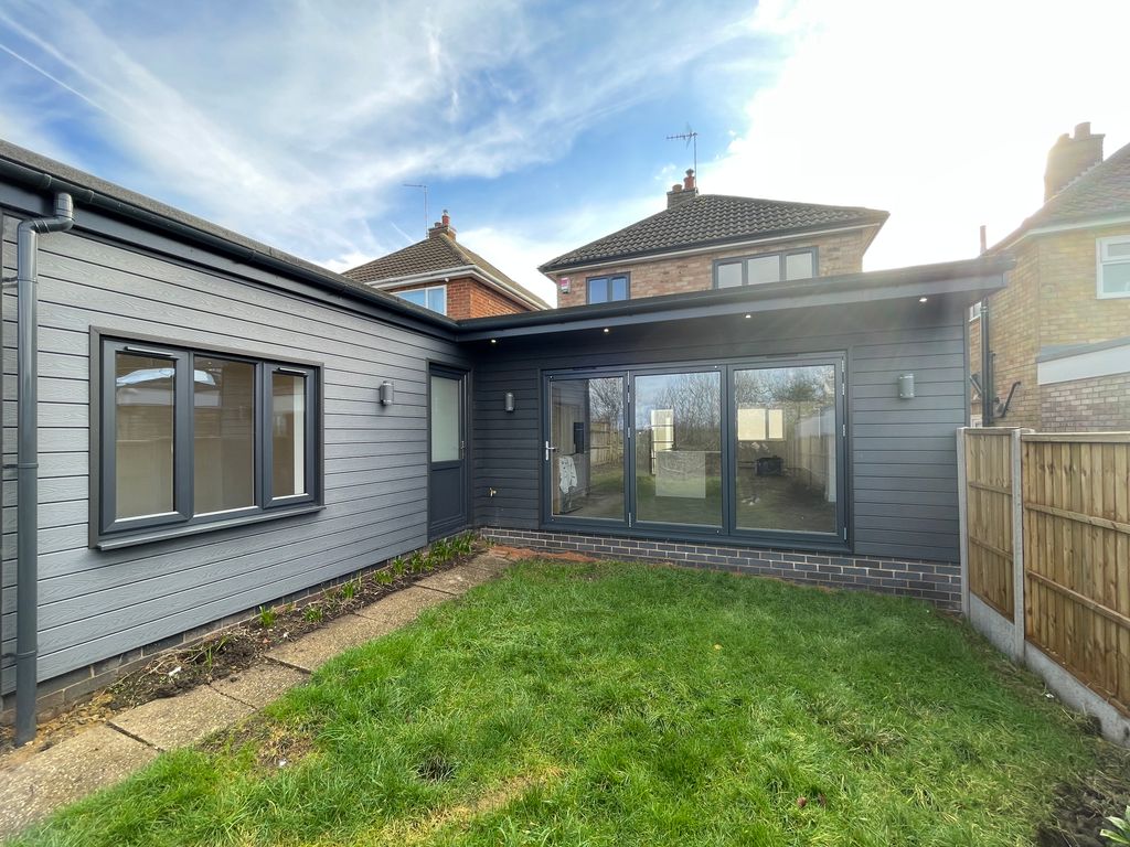 Property photo 2 of 28