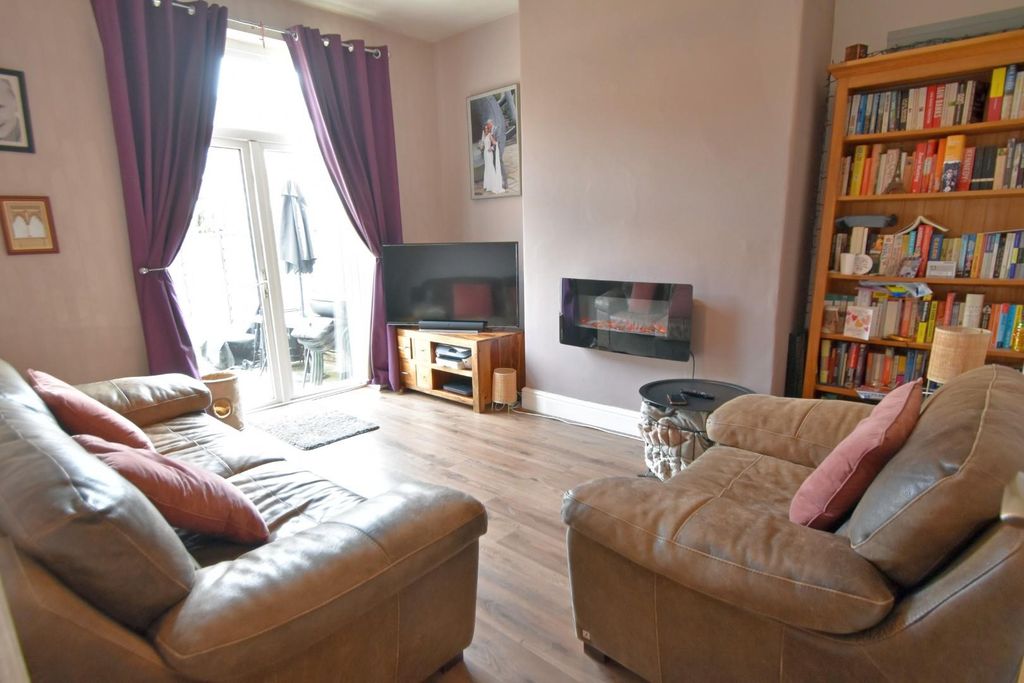 Property photo 3 of 12