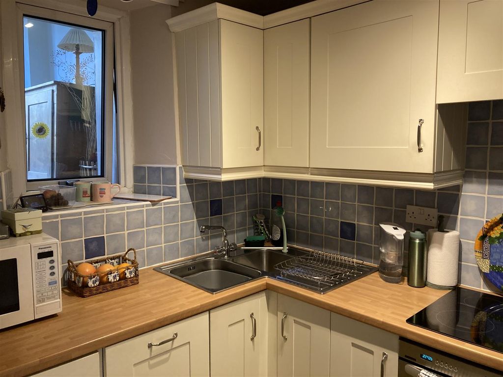 Property photo 3 of 20