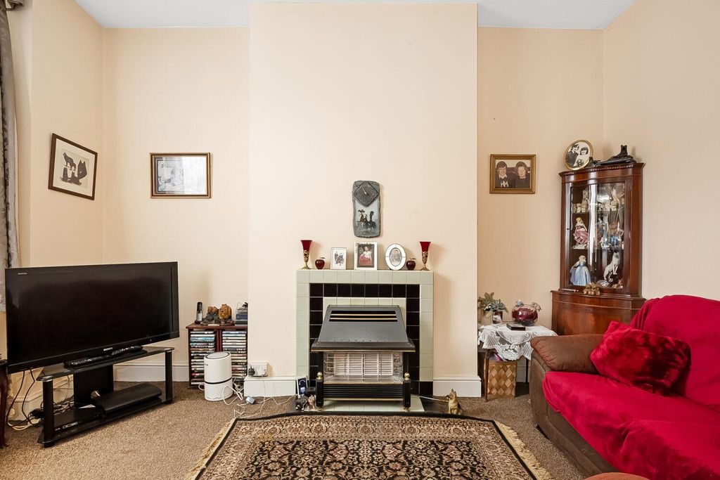 Property photo 2 of 9