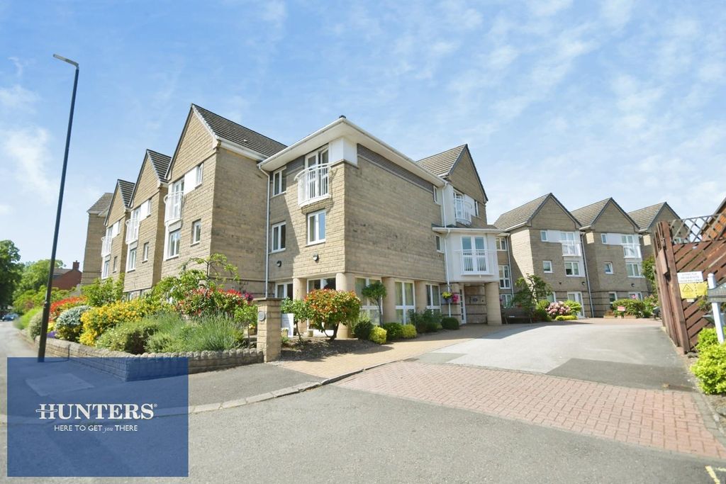 1 bed flat for saleStephenson Court, Chatsworth Road, Brampton, Chesterfield S40