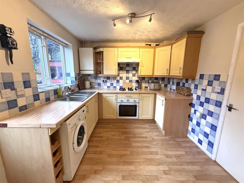 Property photo 2 of 17 Kitchen/Diner