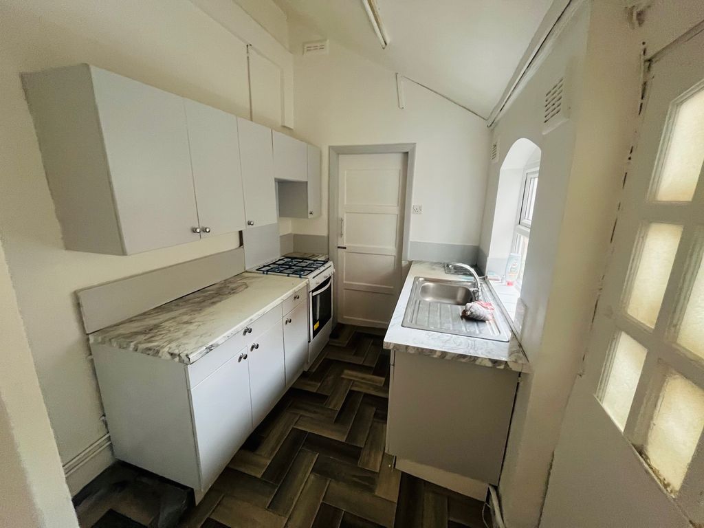 Property photo 1 of 13 Image