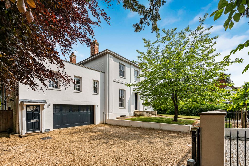 Property photo 1 of 25