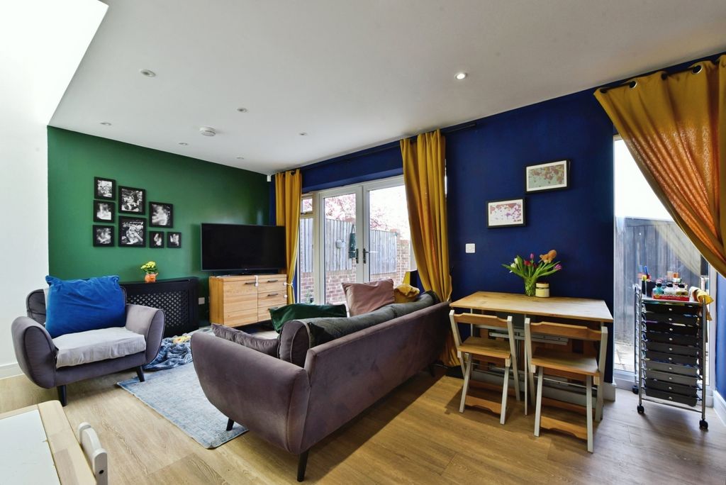 Property photo 2 of 12 Pbox-Img.Jpg