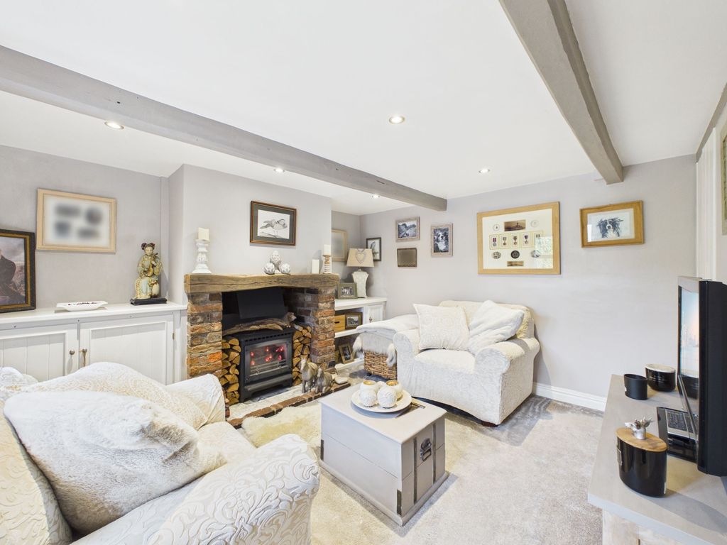 Property photo 2 of 33