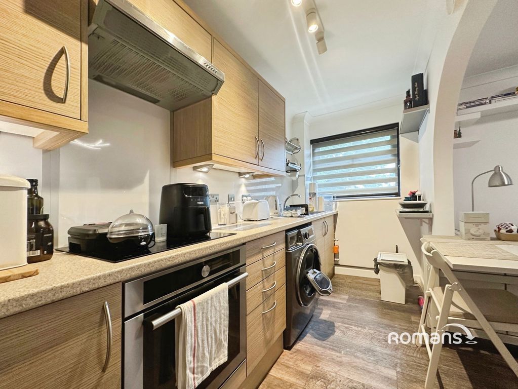 Property photo 3 of 8 Pbox-Img.Jpg